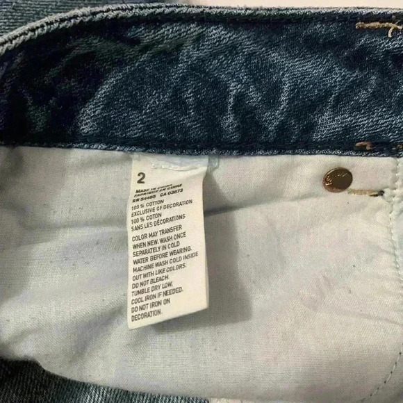 American eagle Women’s jean shorts Patches New  York Heart Distressed size 2 - Picture 3 of 3